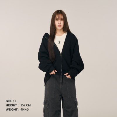 TROFI Walkway Cropped Hoodie - Black ( Available until out of stock ***จนกว่าสินค้าจะหมด*** )