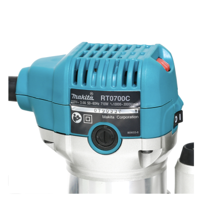 MAKITA RT0700CX3 ทริมเมอร์ กำลังไฟ 710 วัตต์ ขนาด 6 มม. (1/4 นิ้ว), 8 มม. (3/8 นิ้ว) ความเร็วรอบตัวเปล่า 10,000 - 30,000 รอบ/นาที (มากีต้า)