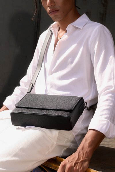 AGENTLE Boxcase Messenger Bag