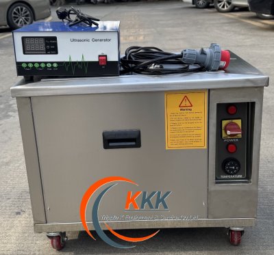 Industrial ultrasonic cleaner