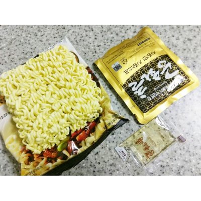 jajang noodle 195g จาจัง มาม่าเกาหลี กงฮวาชุน จาจัง นู้ดเดิ้ล gonghwachun jajang noodle 195g. youus brand 공화춘 짜장 멀티