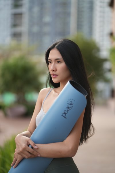 Non Slip Premium Yoga mat 5mm Deep Blue Non Slip Premium Yoga mat 5mm Deep Blue