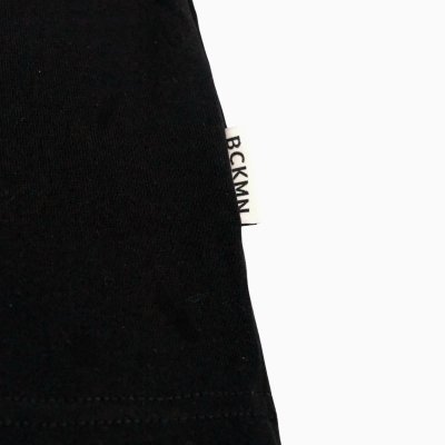 ESSENCE OVERSIZE TEE BCKMN STUDIO