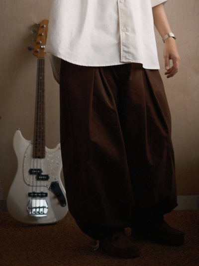 WIDE PLEAT BALLOON PANTS (Fabric from Japan)