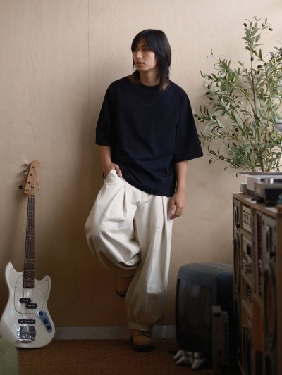 MIRROR WIDE CROP RAGLAN TEE BCKMN STUDIO