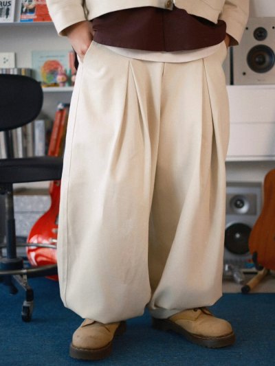 WIDE PLEAT BALLOON PANTS (Fabric from Japan)