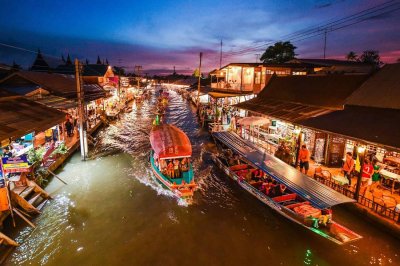 Mae Klong Railway Market + Amphawa Floating Market
