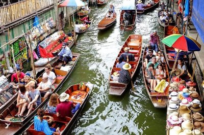 Mae Klong Railway Market + Amphawa Floating Market