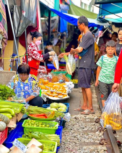 Mae Klong Railway Market + Amphawa Floating Market