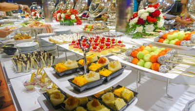 Grand Pearl Dinner Cruise