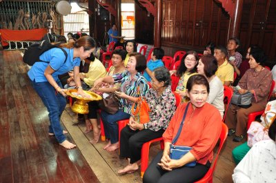 ถวายเทียนเพชรบุรี