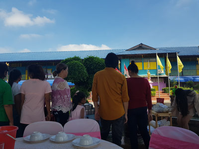 0011 ส่งไอศครีมเลี้ยง งานแต่งงานของคุณอ๋อง กับ คุณเหมี่ยว ที่ รร.วัดตาก้อง จ.นครปฐม ^ ^