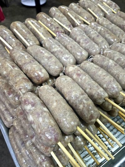 ใส้กรอกอีสานจัมโบ้เสียบไม้