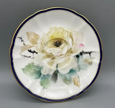 Trio Porcelain - set of white roses - Elegant blue and gold rimmed