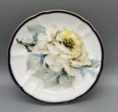 Trio Porcelain - set of white roses - Elegant blue and gold rimmed