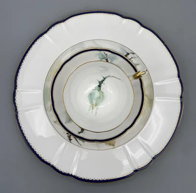 Trio Porcelain - set of white roses - Elegant blue and gold rimmed