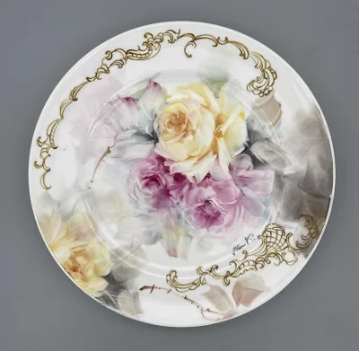 Roses-round plates (8.5")