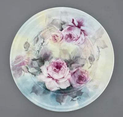 Roses-round plates (8.5")