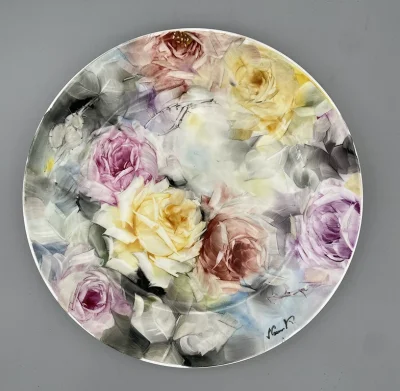 Roses-round plates (8.5")