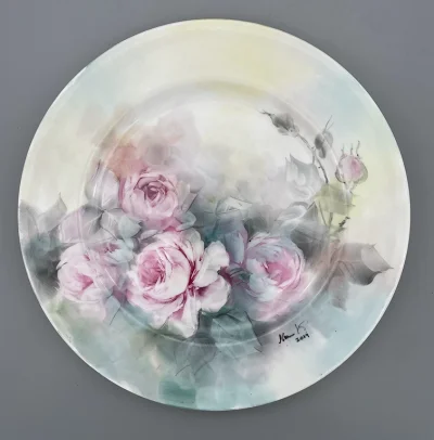 Roses- round plates (9.5")