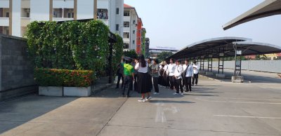 มหาวิทยาลัยเทคโนโลราชมงคลสุวรรณภูมิ ดูงานที่ห้างคริสตัล ราชพฤกษ์