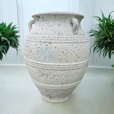 Pot โอ่งดินเผาทรงขวดนม ถ้าใช้เป็นกระถางสั่งให้เจาะรูให้ได้ มีหู 3 หู ขนาด 50 x 60 cm.