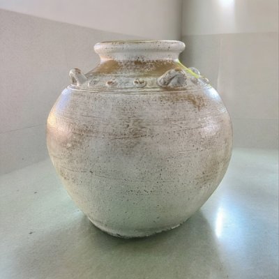 Vase แจกันดินเผาทรงแป้นเรียบปากเล็กบาน มีหู 4 หู ขนาด 24 x 24 cm.