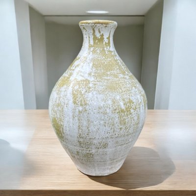 Vase แจกันดินเผาทรงคอยาวปากเล็ก ขนาด 22 x 33 cm.