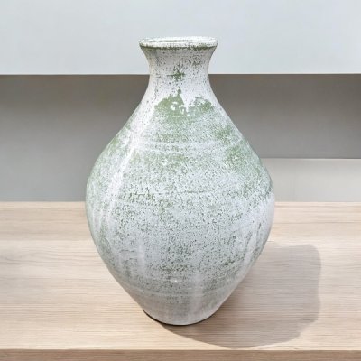 Vase แจกันดินเผาทรงคอยาวปากเล็ก ขนาด 22 x 33 cm.