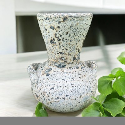 Vaseแจกันดินเผาทรงปากแตร วินเทจสไตล์ มีหู 2 หู ขนาด 16 x 21 cm.