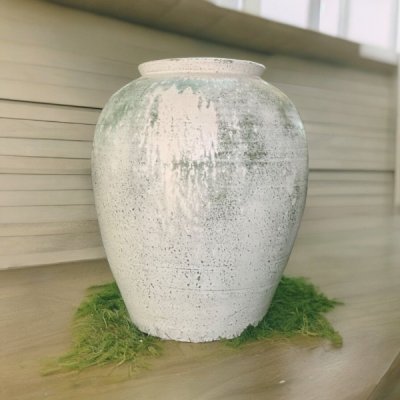 Vase แจกันดินเผาทรงไหอ้วนเรียบ สีขาวเก่า ขนาด 23 x 29 cm.