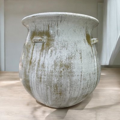 Basin อ่างดินเผาทรงถุงเงินถุงทอง ไม่มีรูก้นใส่น้ำได้ มีหู 4 หู ถ้าจะปลูกต้นไม้แจ้งให้เจาะรูได้ ขนาด 58 x 58 cm.