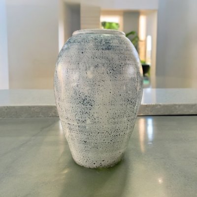 Vase แจกันดินเผาทรงไหเรียบ ขนาด 23 x 35 cm.