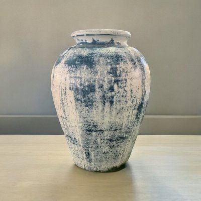 Vase แจกันดินเผาทรงไข่ สีขาวเก่า ขนาด 24 x 33 cm.