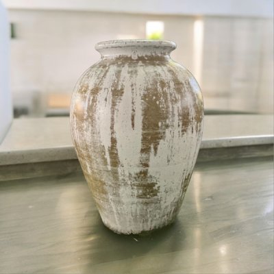 Vase แจกันดินเผาทรงไข่ สีขาวเก่า ขนาด 24 x 33 cm.