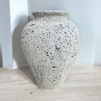 Vase แจกันดินเผาทรงไข่ สีขาวเก่า ขนาด 24 x 33 cm.
