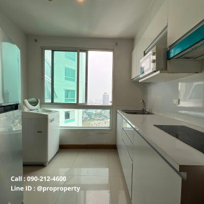 Luxury condo for sale on the river, Supalai River Resort 180 degree river view.