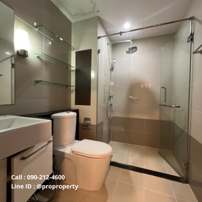 Luxury condo for sale on the river, Supalai River Resort 180 degree river view.