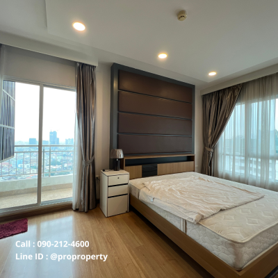 Luxury condo for sale on the river, Supalai River Resort 180 degree river view.