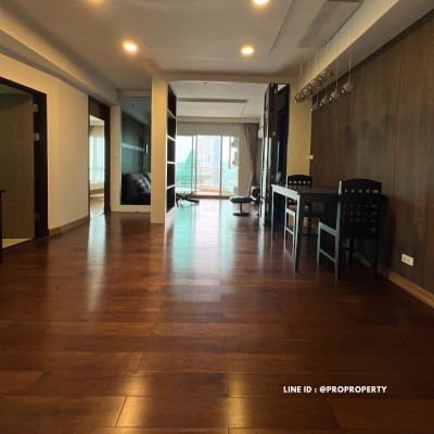 Luxury condo for sale on the river, Supalai River Resort 180 degree river view.
