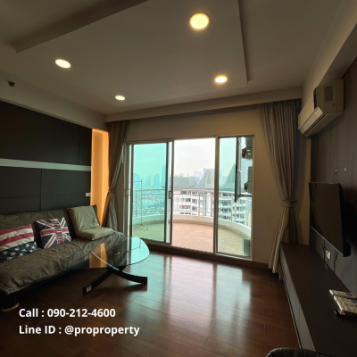 Luxury condo for sale on the river, Supalai River Resort 180 degree river view.