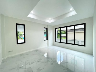 ณุศาศิริ ซิตี้ พระราม 2 บ้านสวยพร้อมอยู่ สังคมดี ใกล้กรุงเทพฯ