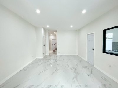 ณุศาศิริ ซิตี้ พระราม 2 บ้านสวยพร้อมอยู่ สังคมดี ใกล้กรุงเทพฯ