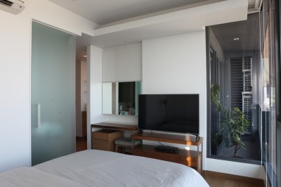 Condo for sale: The Lumpini 24 (Sukhumvit 24), 37th floor, corner unit.