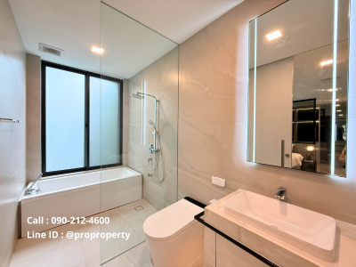 Luxury Modern Luxury Mansion for Rent, End Unit, Fully Functional, with Private Elevator and Lush Garden, VIVE Krungthep Kreetha