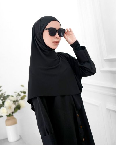 NURA INSTANT HIJAB (MEDIUM) - BLACK