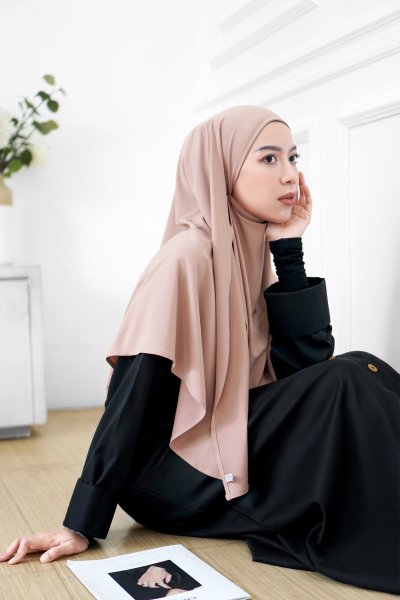 NURA INSTANT HIJAB (MEDIUM) - MOCHA