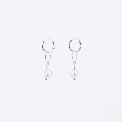 lucent-dawn-pearl-earring