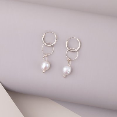 lucent-dawn-pearl-earring