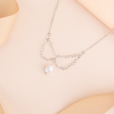 sier-essence-necklace